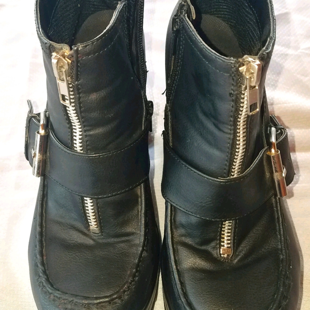 Retro brand ankle boot